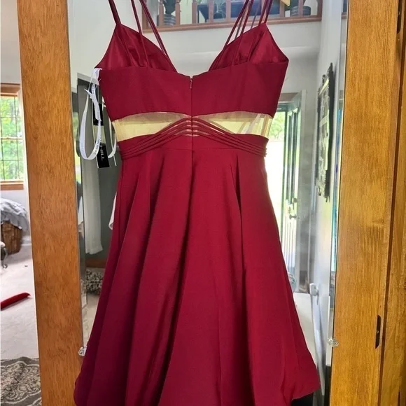NWT Sherri Hill S15468 Burgundy Mini Dress Size 0 Strappy - Picture 4 of 6